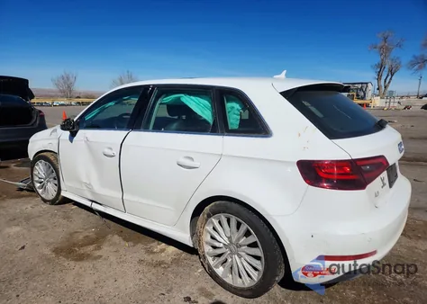 2016 Audi A3 E-Tron Premium Plus z USA, uszkodzony, nr VIN WAUTPBFF0GA152782